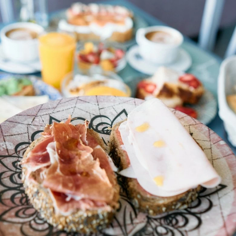 Desayuna en Albarracín